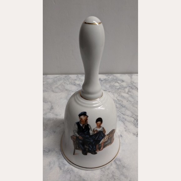 Norman Rockwell Arby's Glasses and Bell - Picture 4 of 7